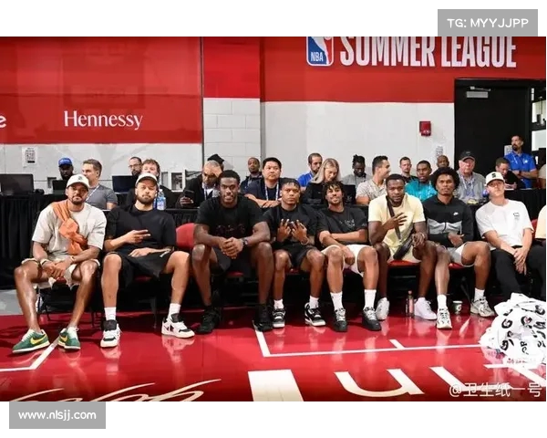 NBA啦啦队文化的魅力与发展:从赛场魅力到全明星盛宴的演变与影响 NBA啦啦队文化的魅力与发展:从赛场魅力到全明星盛宴的演变与影响