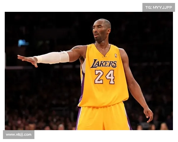 《从梦想到传奇:探索NBA球星背后的奋斗与荣耀》 《从梦想到传奇:探索NBA球星背后的奋斗与荣耀》